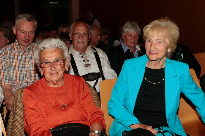 Unter den Gästen waren auch Bürgermeister Helmut Linhart und der Regionsobmann des Chorverbandes Steiermark, Heinz-Dieter Flesch.