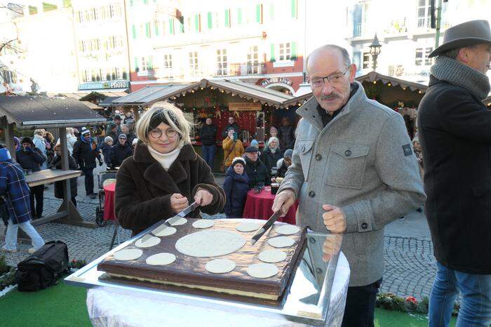 Die Ausgabe Lienzer Lebzeltens eröffnet traditionell den Adventmarkt 