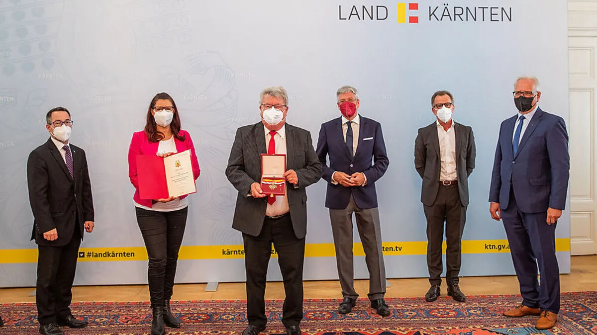 Gottfried Wedenig wurde unter anderem im Spiegelsaal der Landesregierung ausgezeichnet
