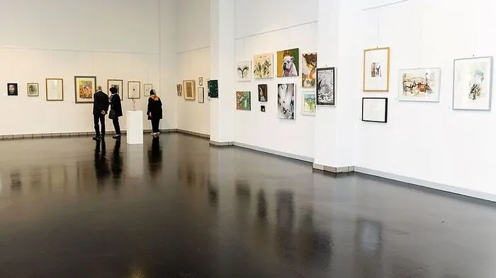 Vergangenen Samstag, dem 8. Mai, wurde die Verkaufsausstellung in der Kunsthalle Feldbach eröffnet.