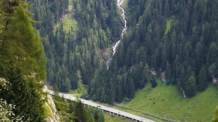 Im Tauerntal sind mehrere Waldflächen zerfallen