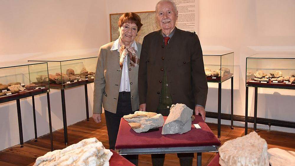 Lambert Schüssler und seine Frau zeigen 400 Exponate ihrer umfangreichen Fossiliensammlung
