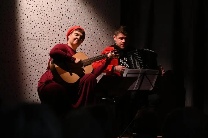 Für die passende musikalische Unterhaltung sorgten Corina Kuhs und Jovica Ivanović während der Umbauarbeiten.