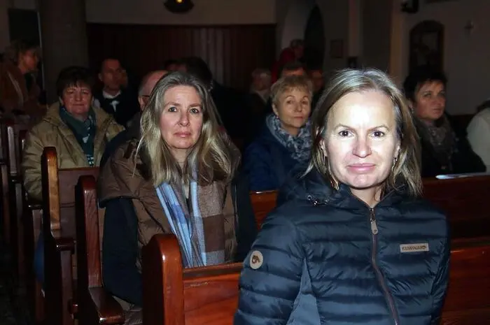 Auch Bärnbachs Bürgermeister Jochen Bocksruker, seine beiden Vize Christiane Holler-Wind und Karin Buchgraber, Stadtrat Andreas Albrecher, Bezirkskapellmeister Andreas Angerer sowie Abordnungen von Blaskapellen aus dem Bezirk ließen sich dieses Klangerlebnis nicht entgehen.  
