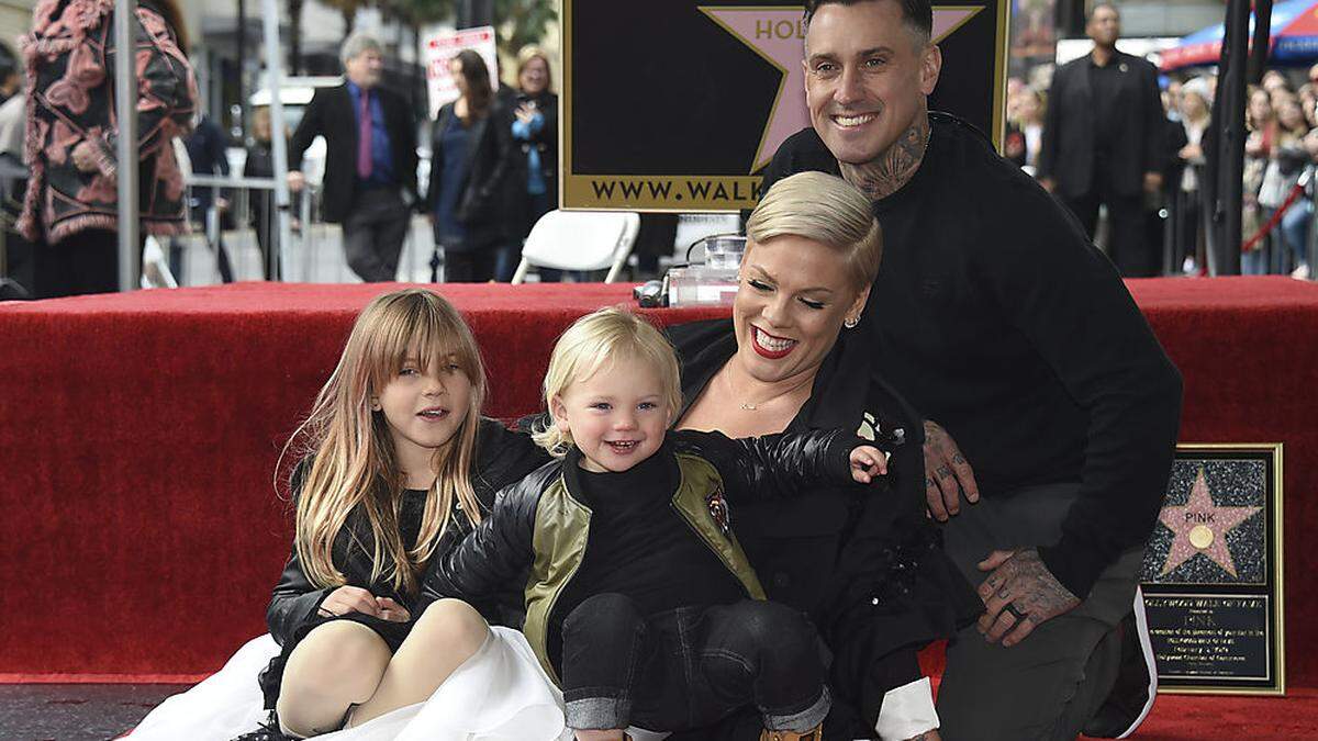 Pink, Carey Hart, Willow Sage, Jameson