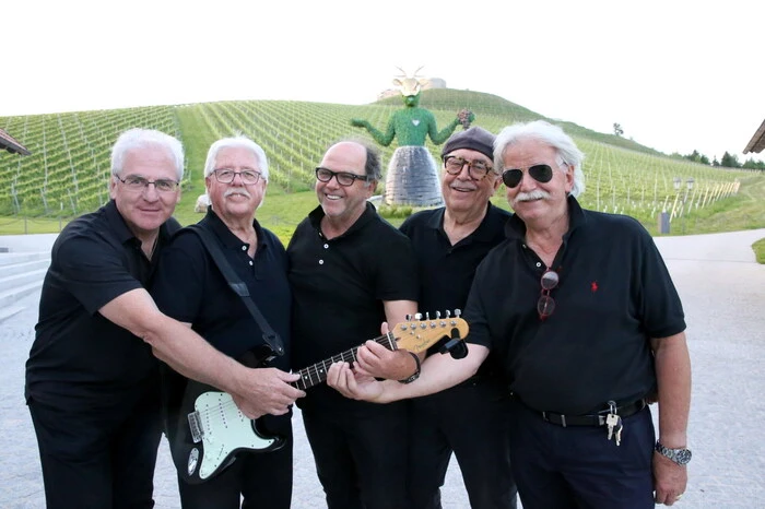 Und dass die „reifen Herren“ (Manfred Hinteregger, Reinhard Schmied, Bernhard Zitter, Dieter Themel, Freddy Bein - von links) das Musikzieren auch im Alter nicht verlernt haben, sah man beim Song „Satisfaction“ von den Rolling Stones, bei dem sich das Quintett beinahe selbst übertraf. 