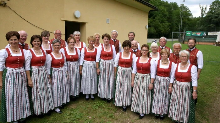 Seit 80 Jahren gibt es bereits den Gesangverein (GV) Passering. Grund genug, um auf das runde Jubiläum das Glas zu erheben. 