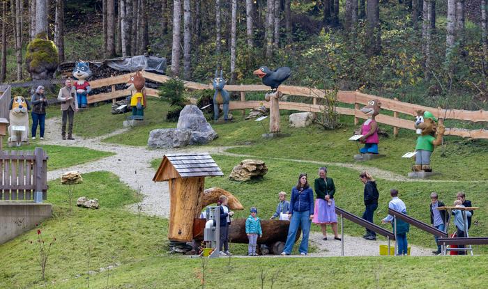 Der Tierskulpturenpark samt großem Trinkbrunnen