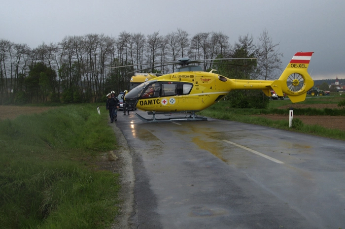 Der Lenker hatte gegen 16 Uhr die Herrschaft über das Fahrzeug verloren.