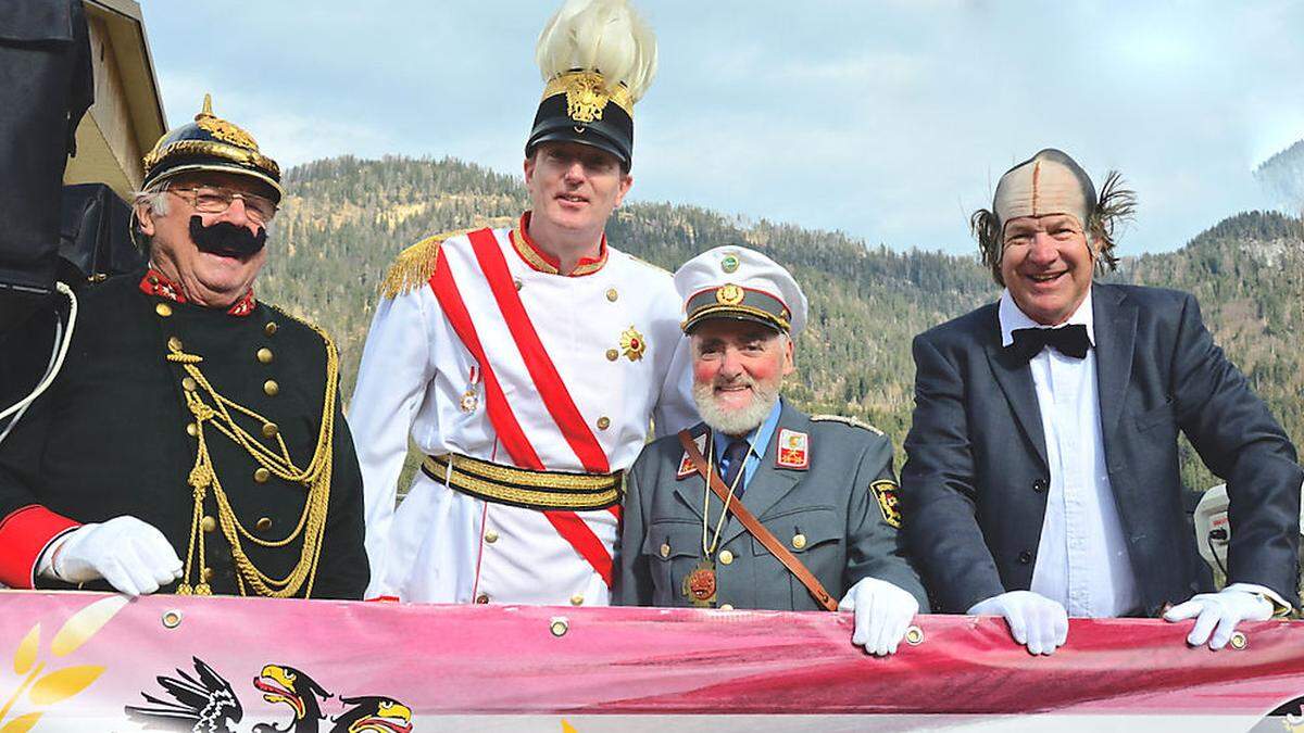 Manfred Neuhold, Christian Müller, Josef Trojer und Horst Ronacher hatten Spaß beim Umzug