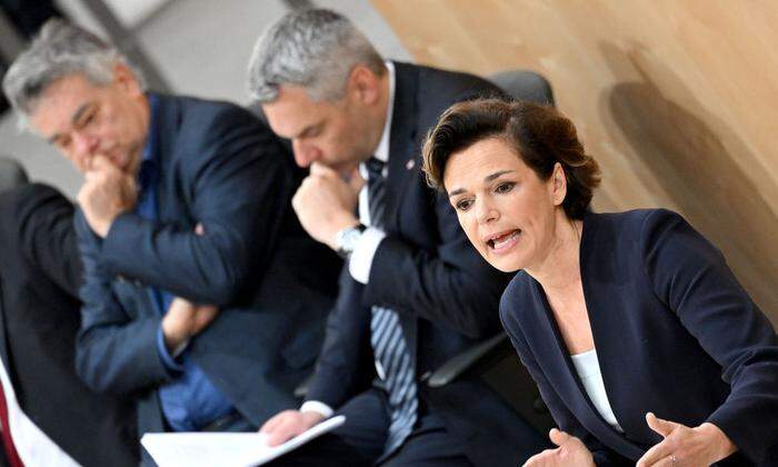 SPÖ-Chefin Pamela Rendi-Wagner forderte die Regierung einmal mehr zum Rücktritt auf