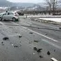 Die Trümmer der Fahrzeuge lagen meterweit über die Straße verteilt