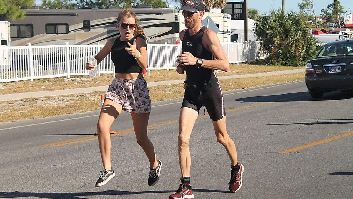 „Tausendsassa“ Michael Fohn erhielt auf der Marathon-Strecke Unterstützung von Tochter Julia