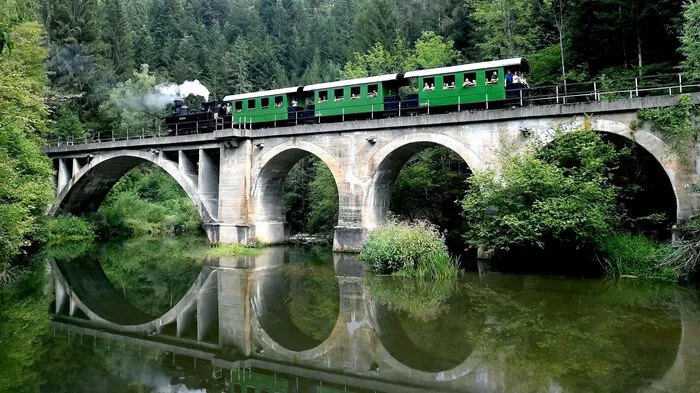 Seit zwei Wochen verkehrt die Feistritztalbahn wieder. Zwischen Birkfeld und Koglhof (hier beim Birkfelder Viadukt) wird an Samstagen und Sonntagen je drei Mal gefahren.