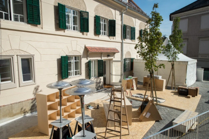 Hier ein Blick auf die Terrasse samt künftigem Gastgarten.