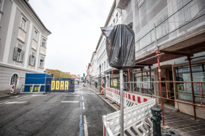 In der zweiten Phase werde im Bereich Pernhartgasse-Karfreitstraße gepflastert. "Während dieser Zeit gibt es dort eine Straßensperre", sagt Christian Scheider. Anschließend werde die Burggasse von der Domgasse bis zum Neuen Platz gesperrt und gepflastert.