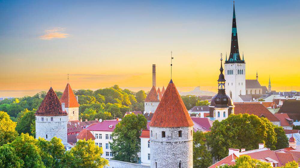Zahlreiche Türme prägen das malerische Stadtbild Tallinns