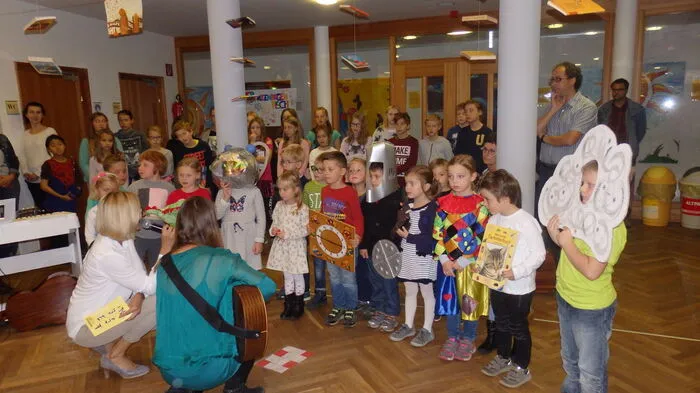 "Ein Buch kommt auf Besuch" lautete das Motto für die heurige Aktion im Rahmen von "Österreich liest" in der Stadtbibliothek und in der Volksschule Hermagor in dieser Woche.