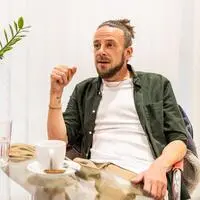 Daniel Wagner war über Jahre schwerer Alkoholiker und arbeitete Sucht und Entzug publizistisch auf