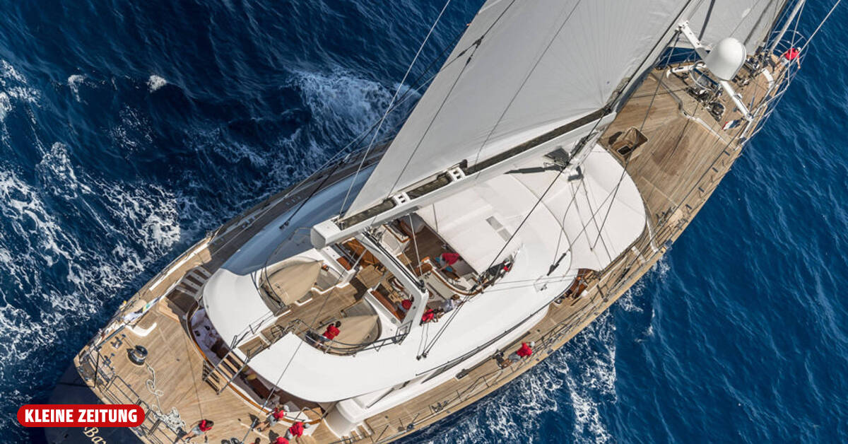 Mast of luxury yacht 