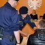 Der Angeklagte wird in eine Anstalt für geistig abnorme Rechtsbrecher eingewiesen
