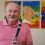 Hans Trafella mit einer seiner geliebten Klarinetten