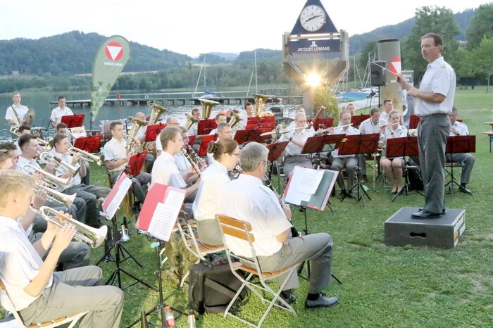Die Militärmusik Kärnten gastierte unter Kapellmeister Oberst Dietmar Pranter im örtlichen Strandbad. 