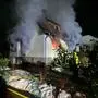 Gegen Mitternacht wurde die Feuerwehr zu einem brennenden Haus gerufen