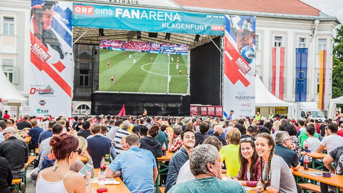 In Klagenfurt findet das Public Viewing am Neuen Platz statt (Archivfoto aus dem dem Jahr 2016). In Villach ist der &quot;Austragungsort&quot; noch offen