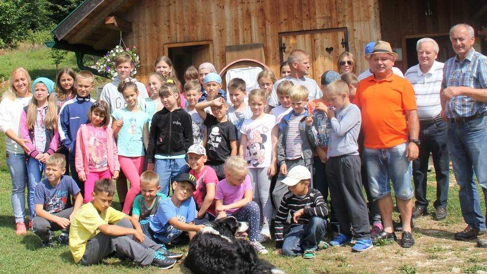 Am Samstag besuchten 30 Kinder aus der Ukraine im Rahmen ihres Kärntenaufenthaltes die Bienenwelt/Svet čebele in Bleiburg 