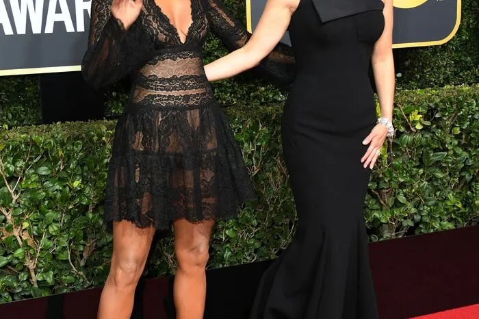 Initiierte den "Black Dresscode": Mimin Reese Whiterspoon (links) mit Kollegin Halle Berry