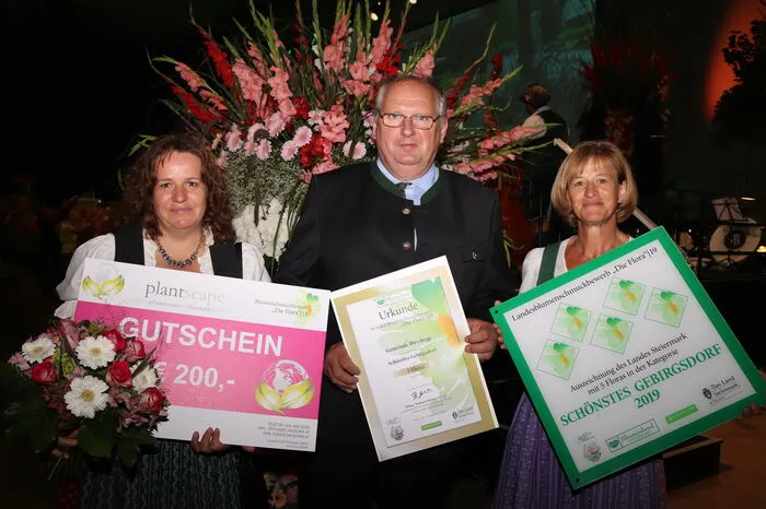 Hirschegg wurde als schönstes Bergdorf mit fünf Floras ausgezeichnet.