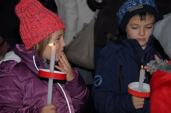 Lieder, Spiele und Gedichte prägen dieses Fest, wofür die Kinder mit viel Freude gelernt und gebastelt haben.
