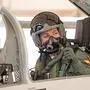 Die spanische Prinzessin Leonor sitzt in einem Kampfflugzeug. | Die spanische Prinzessin Leonor absolvierte einen Trainingsflug in einem Kampfflugzeug.