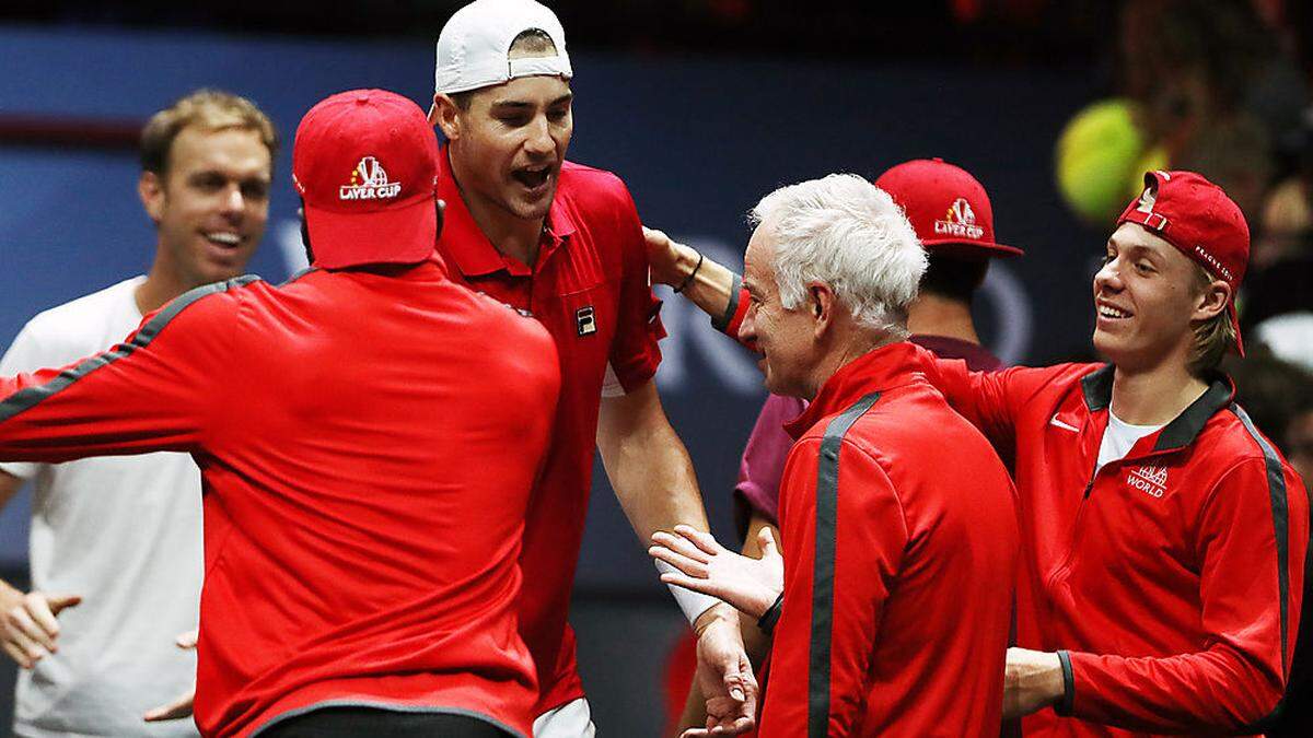 John Isner (3. von links) besiegte Rafael Nadal