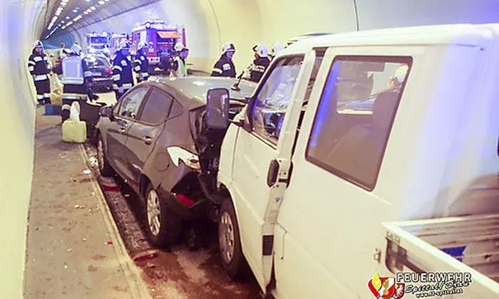 Vier Personen wurden unbestimmten Grades verletzt