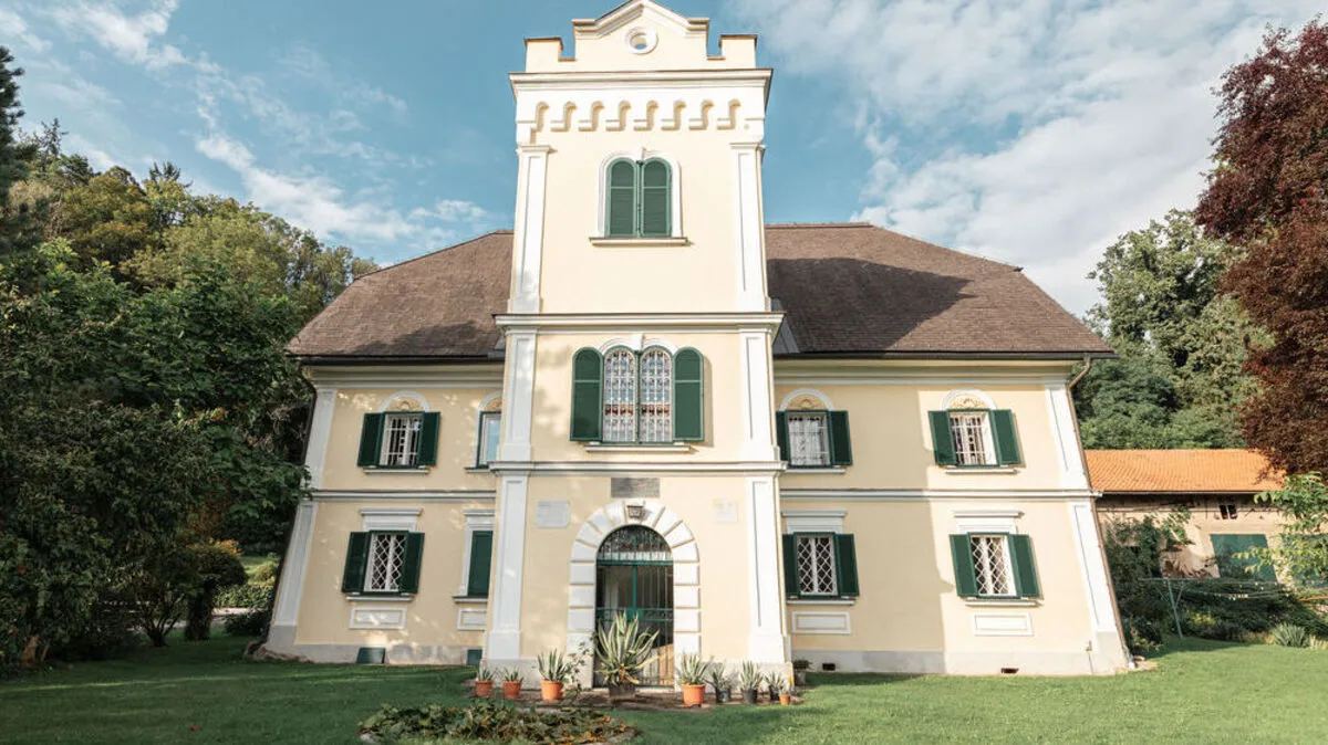 Im Gut Münichhof "geistern" mittlerweile nur mehr die Kinder der Familie Huber, die das Gut in fünfter Generation als landwirtschaftlichen Besitz führt