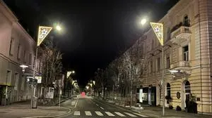 Die Weihnachtsbeleuchtung in der Leobener Franz Josef-Straße
