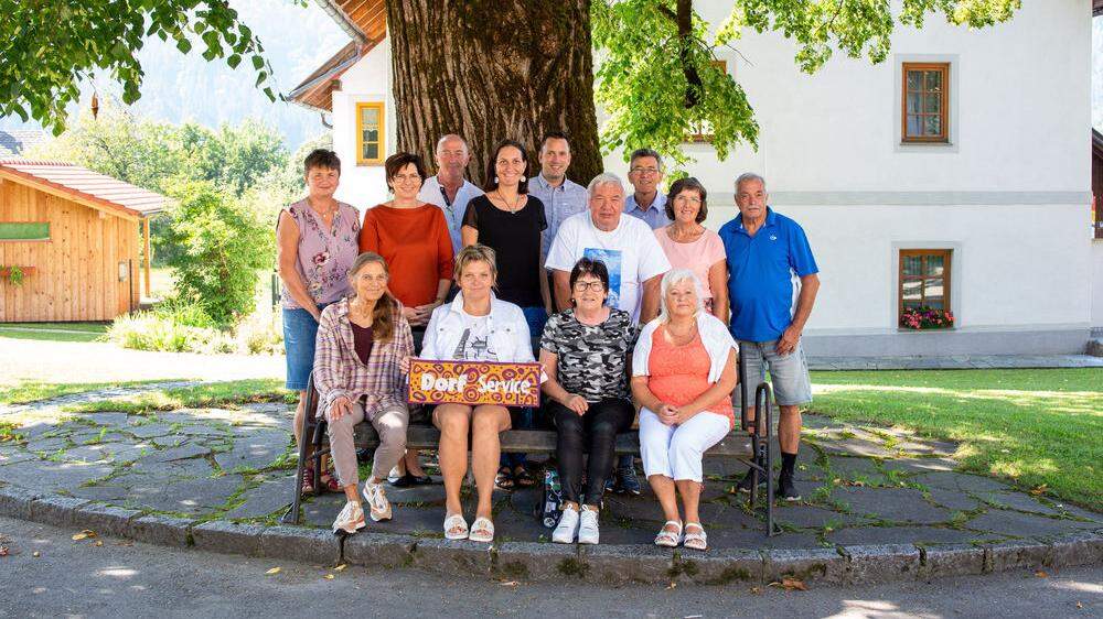 Die ehrenamtliche Dorfservice-Gruppe in Steinfeld