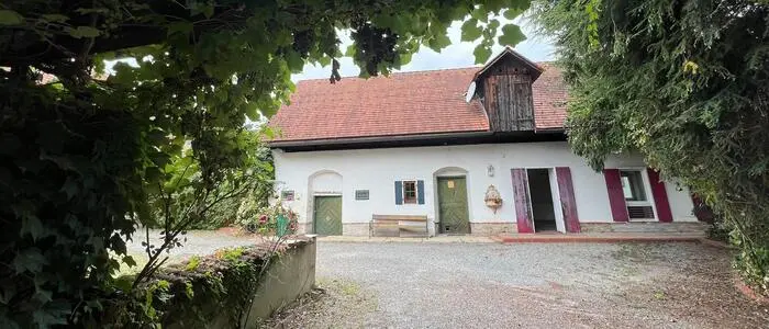 Das ehemals bäuerlich genutzte Anwesen beherbergte eine beeindruckende Kunstsammlung