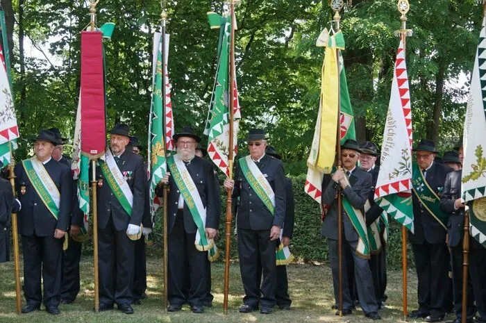 Abordnungen der Kameradschaftsbund-Ortsverbände waren aufmarschiert.