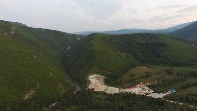 An der Sana in Bosnien baut die Kelag ein Kleinkraftwerk. Umweltschützer kritisieren die Zerstörung von Lebensraum für Fische
