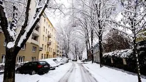 Sujetbilder, Winter, Schnee, Weihnachten, Murinsel, Mariahilferplatz, Hauptplatz, Stadtpark, Weihnachtsbeleuchtung, Innenstadt, Mur, Christkindlmarkt, Brunnen, Festbeleuchtung, Parkring, Muchargasse, ballguide, Graz am 09.12.2021