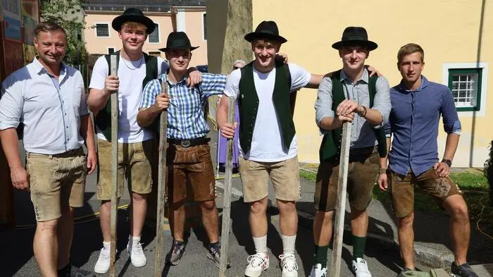 Jedes Jahr läuten die Klöcher Winzerinnen und Winzer mit dem Klöcher Pressfest den Herbst ein