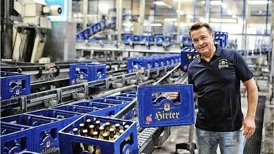 Raimund Linzer, Braumeister in Hirt, würde sich über die Rückgabe von leeren Kisten freuen