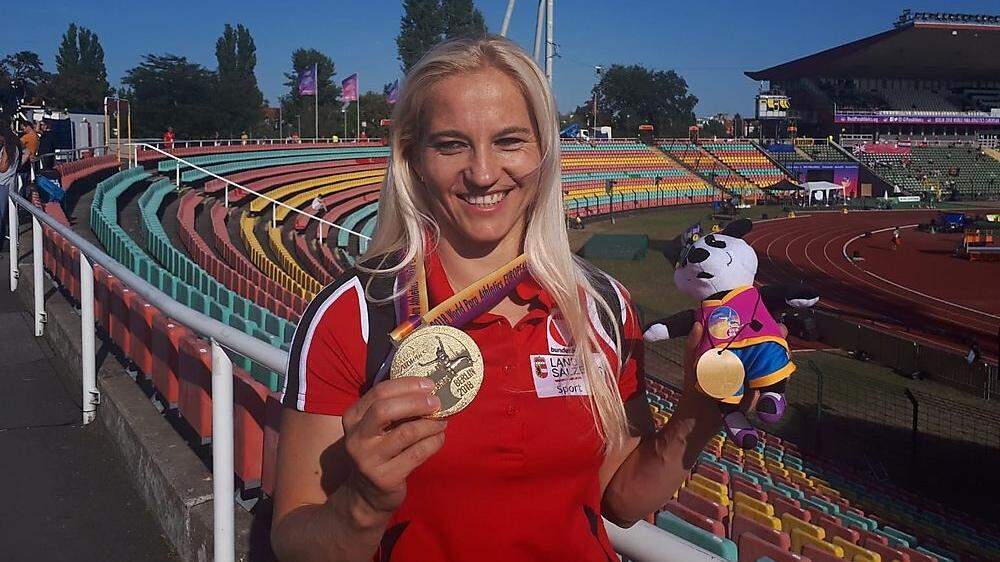 Natalija Eder mit ihrer EM-Goldmedaille