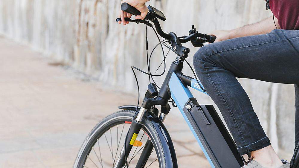 Immer mehr Menschen sind mit einem E-Bike unterwegs - auch in der Stadt