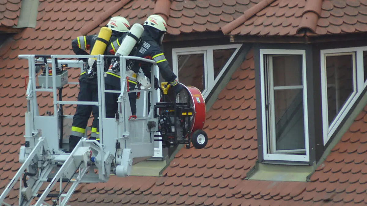 Die Feuerwehr Fürstenfeld belüftete die verrauchten Räume