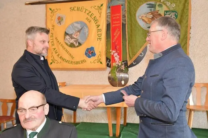 Der Oberwölzer Unternehmer Reinhard Hansmann („Holzbau Hansmann“, l.) wurde zum neuen Obmann gewählt.

