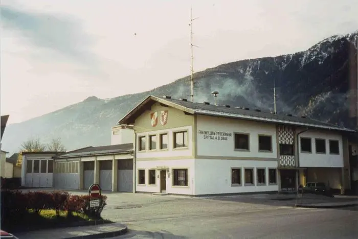 Seit 1964, allerdings laufend erweitert, befindet sich das Rüsthaus und Sicherheitszentrum in der Ortenburger Straße